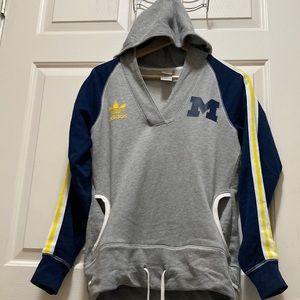 University of Michigan Hooded Sweatshirt w/ side pockets Sz Small